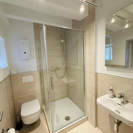 Πανσιόν Gutshaus Am Rhein Ντίσελντορφ